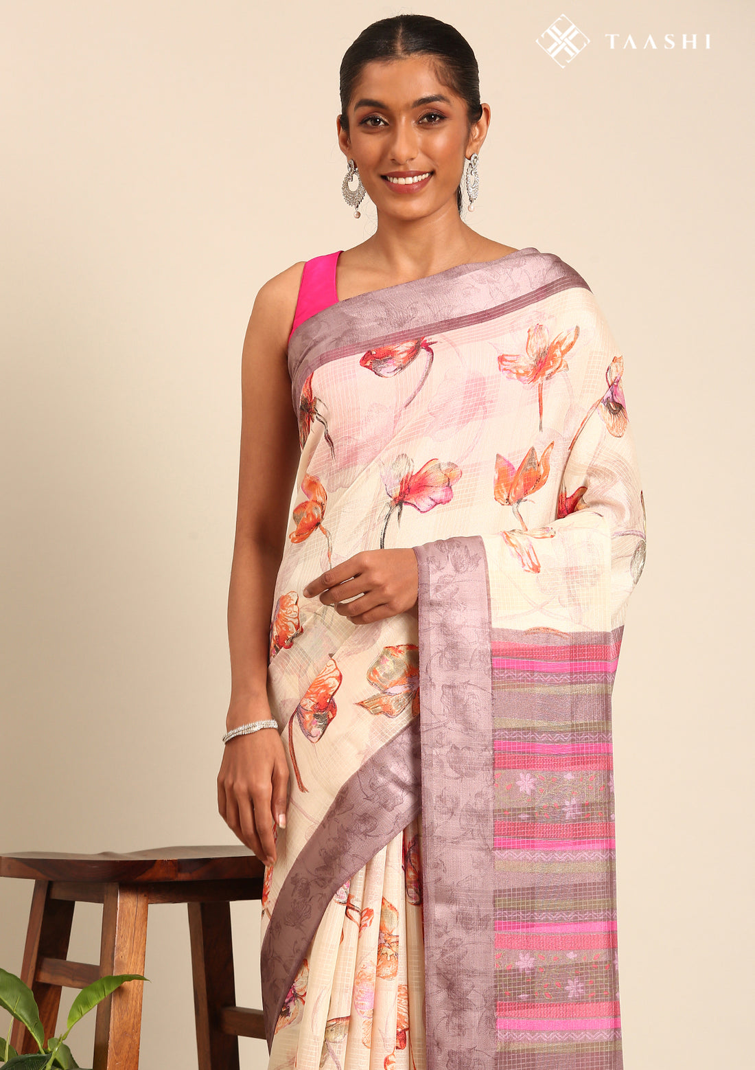 Cream Watercolor Floral Printed And Plaids Woven Linen Saree