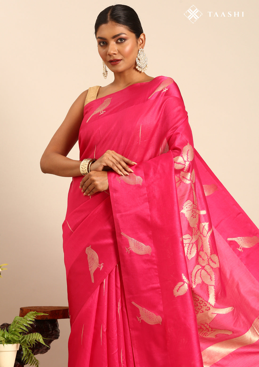 Magenta Placement Jacquard Woven Tussar Saree