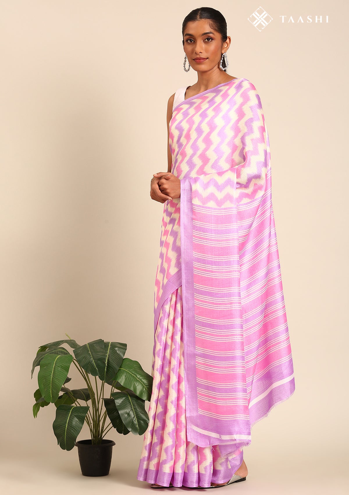 Cream Contrast Zigzag Printed Art Tussar Matka Silk Saree - Taashi