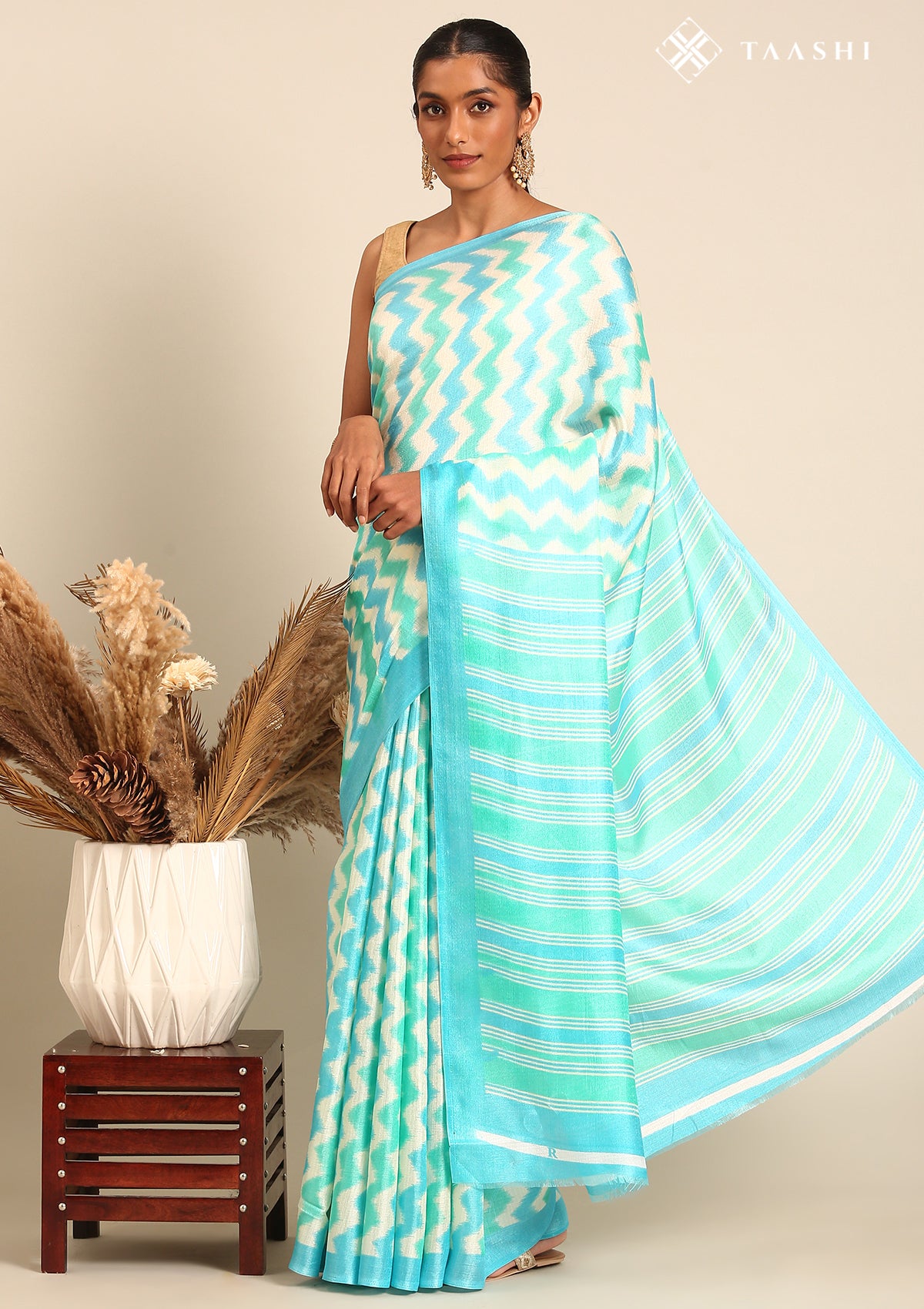 Cream Contrast Zigzag Printed Art Tussar Matka Silk Saree - Taashi