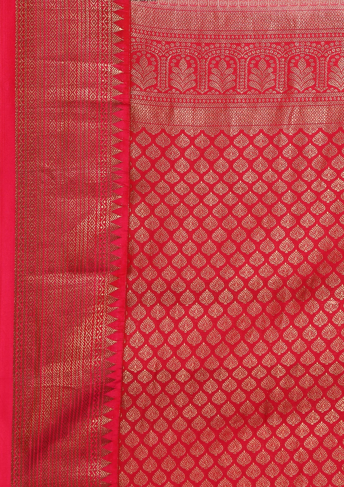 Pastel Green Flora Fauna Printed Silk Saree